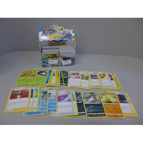 658 - 300 Assorted Pokemon cards