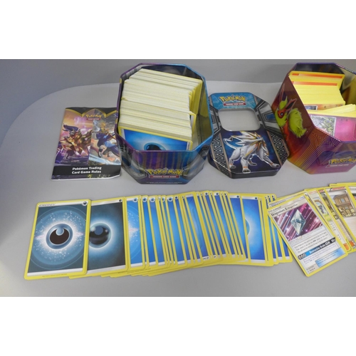 660 - 650+ assorted Pokemon cards including collector tins