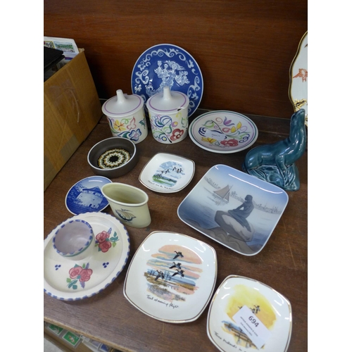 694 - A collection of ceramics including Poole, Hornsea, Royal Copenhagen, Midwinter