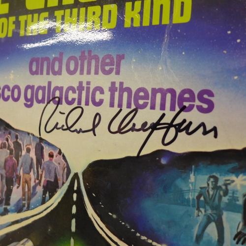 704 - A Richard Dreyfuss autographed Close Encounters of the Third Kind LP