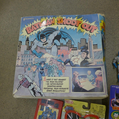 730 - Vintage Batman collection including Batman Shoot Out and Comic Collection, sunglasses, gun, etc. (8)