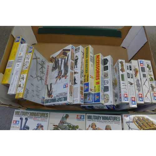 736 - Eighteen military model kits, Italieri, Tamiya military miniatures and accessories