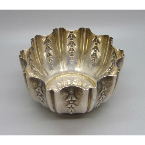 837 - A silver sugar bowl, Sheffield 1894, 117g