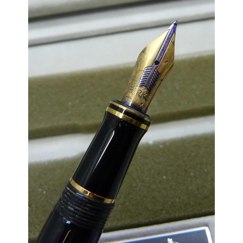 845 - A Parker Duofold fountain pen with 18ct gold nib, boxed