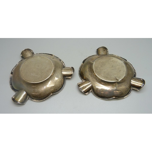 846 - A pair of silver ashtrays, with St. Annes Golf Club engraving, 78g