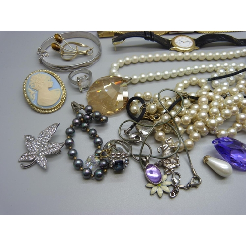 855 - Costume jewellery and wristwatches