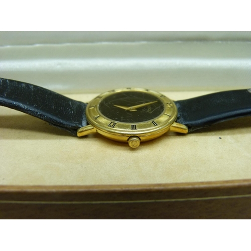 878 - A lady's Gucci wristwatch, 3001L model, with original box