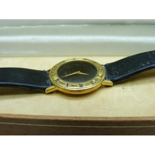 878 - A lady's Gucci wristwatch, 3001L model, with original box