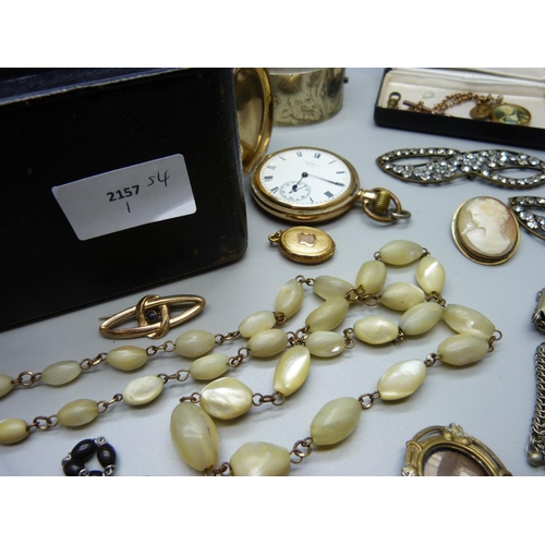 906 - Victorian and Edwardian jewellery including mother of pearl beads, picture locket, a bangle, pins, e... 