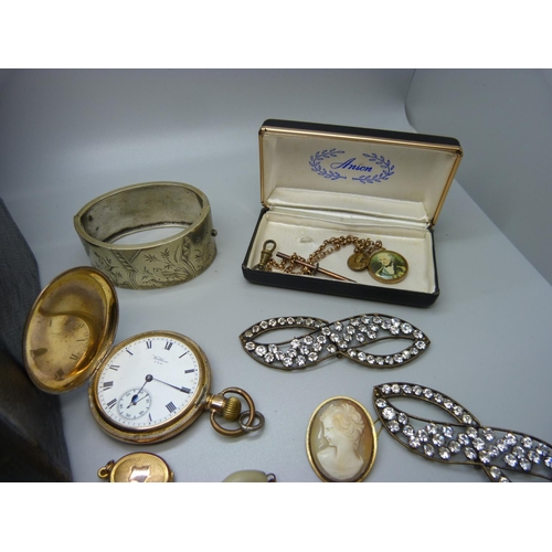 906 - Victorian and Edwardian jewellery including mother of pearl beads, picture locket, a bangle, pins, e... 