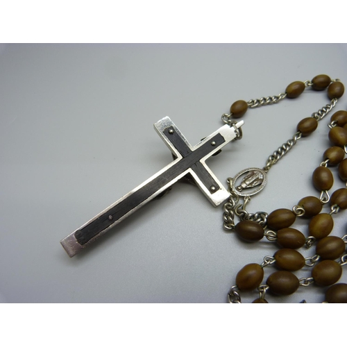 923 - A rosary necklace