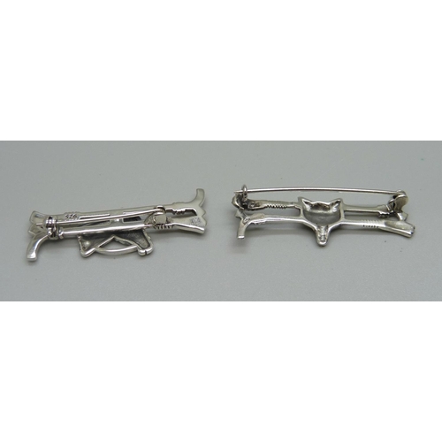 938 - Two silver horse and fox hunting brooches