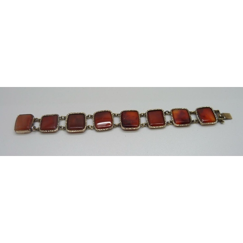 955 - A yellow metal set Scottish agate bracelet