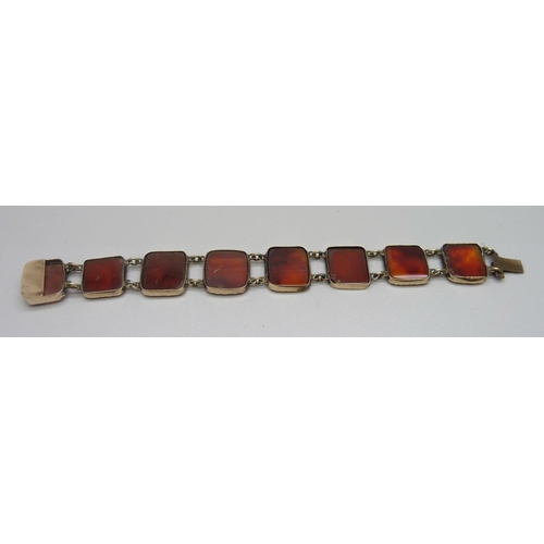 955 - A yellow metal set Scottish agate bracelet