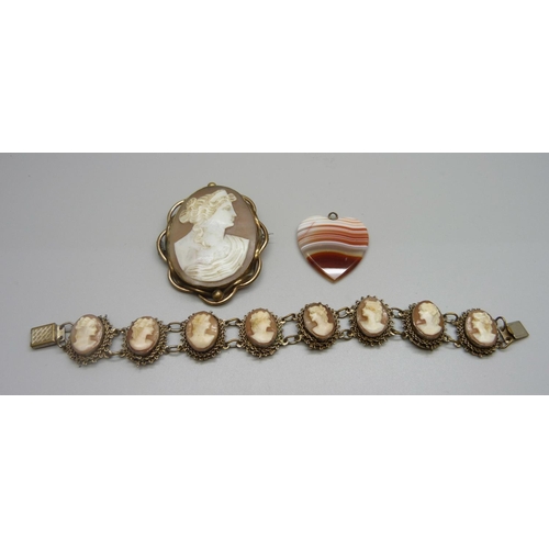 999 - A Victorian cameo brooch, Italian cameo bracelet and agate pendant