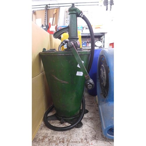 2126 - Vintage floor standing Baelz pump garage oiler