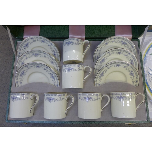 709 - A cased set of Minton Bellemeade coffee cups and saucers and a Royal Worcester cake plate, cased