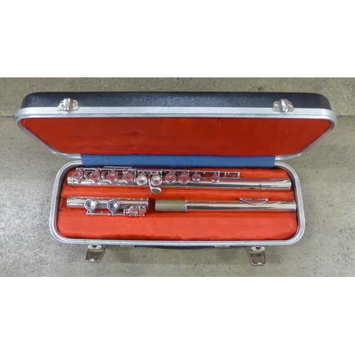 825 - A 'Romilly' Graduate flute, cased