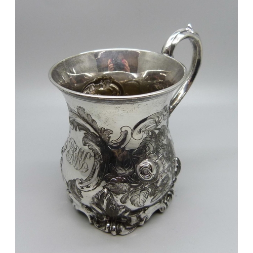 856 - A Victorian silver mug, London 1869, 127g