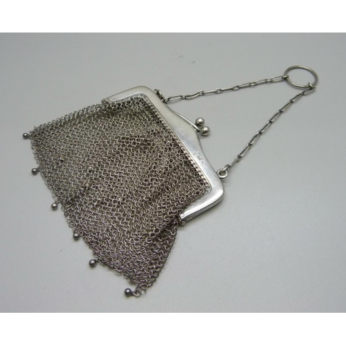 871 - A silver chain mail purse including coin bag, London import mark for 1911