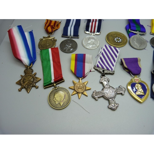 876 - A collection of replica medals and medallions