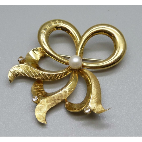 964 - An Italian 18ct gold brooch, 7g, 4.5cm