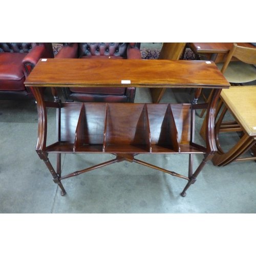 87 - A Regency style mahogany booktrough table