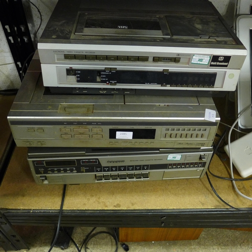 2295 - 3 Video cassette players; Multi Broadcast, Fisher and Sanyo