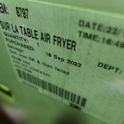 3216 - Sur La Table Air Fryer - Damaged Handle - (279-304)   * This lot is subject to vat