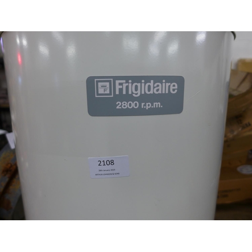 2108 - Frigidaire spin dryer