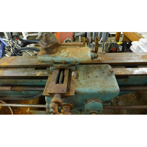 2153 - Lee & Hunt industrial lathe with attachments