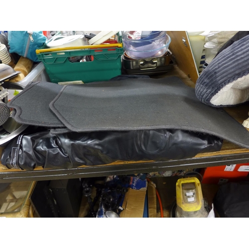 2170A - Car mats and blow up bed