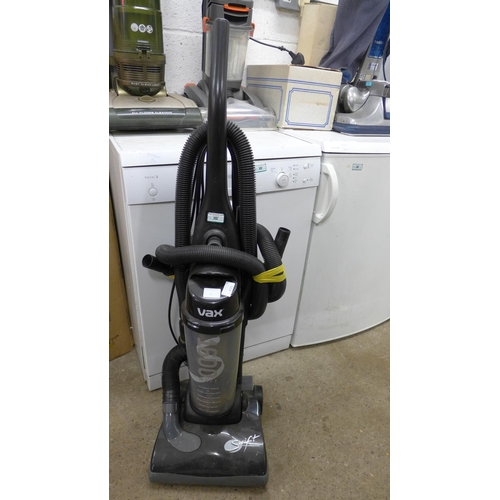 2319 - Vac upright vacuum cleaner