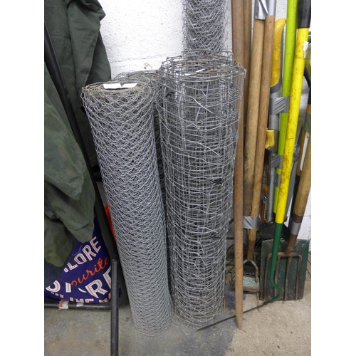 2346 - Qty. of various part rolls of galvanised wire fencing