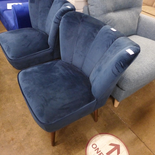 1451 - A deep blue velvet side chair