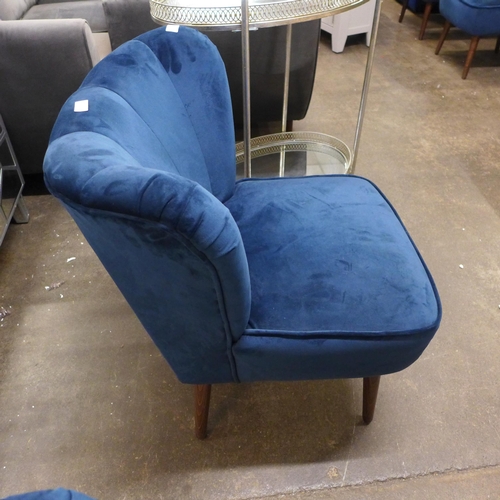 1452 - A deep blue velvet side chair