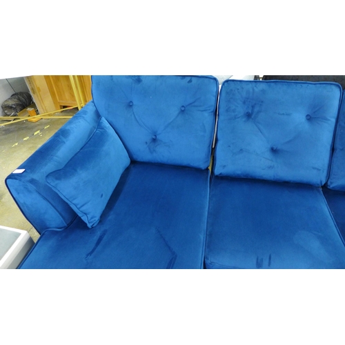 1485 - A blue Hoxton velvet L shaped sofa