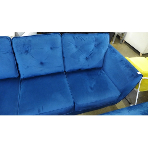 1485 - A blue Hoxton velvet L shaped sofa