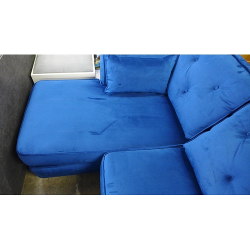 1485 - A blue Hoxton velvet L shaped sofa