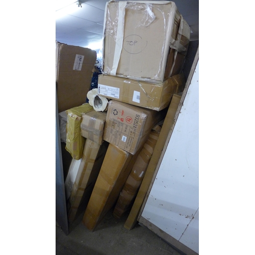 1569 - Assorted furniture parts - approx. twenty pieces * this lot is subject to VAT