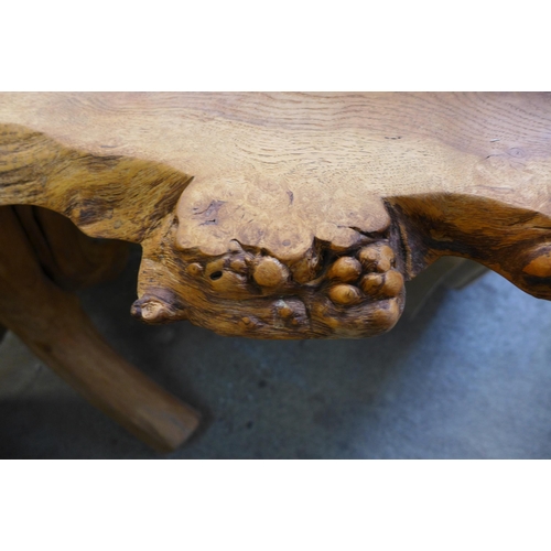 1586 - A rootwood centre table