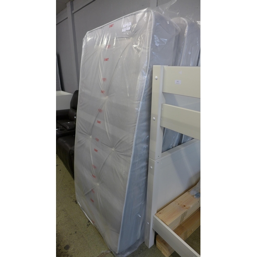 1651 - A single size mattress