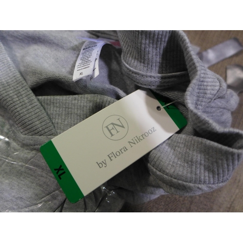 3028 - Bag of women's grey and cream loungewear sets - mixed sizes * this lot is subject to VAT