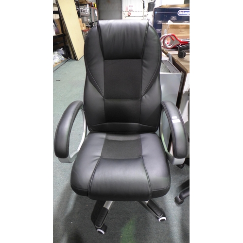 3078 - Songmatics Black Pu and mesh swivel office chair