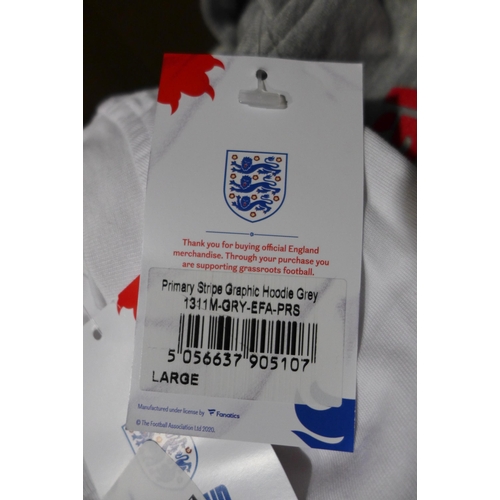 3204 - Box of England 3 Lions official merchandise clothing including hoodies and t-shirts - mix of sizes, ... 