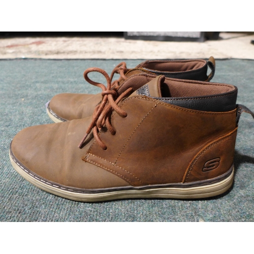 3230 - Pair of men's brown Skechers boots - UK size 9  *This lot is subject to VAT