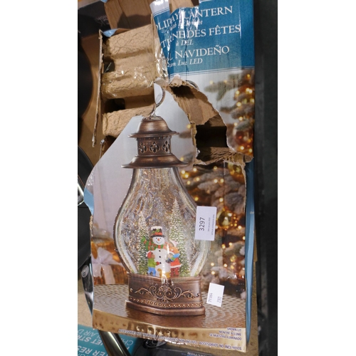 3297 - Holiday Scene Lantern, Original RRP - £18.79 +VAT (280 -680) *This lot is subject to VAT