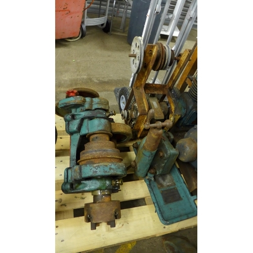 2153 - Lee & Hunt industrial lathe with attachments