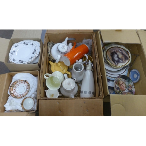 1073 - Three boxes of mixed china **PLEASE NOTE THIS LOT IS NOT ELIGIBLE FOR POSTING AND PACKING**