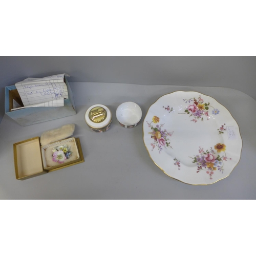 609 - A Royal Crown Derby Imari table lighter, boxed, Derby Posies plate and flower brooch